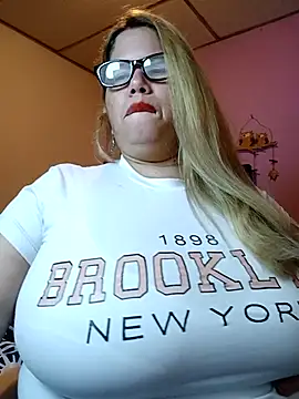 EllisW8 online show from February 17, 2026, 11:07 am