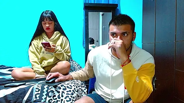 2ScarletandRyan8 online show from January 29, 2025, 10:05 am