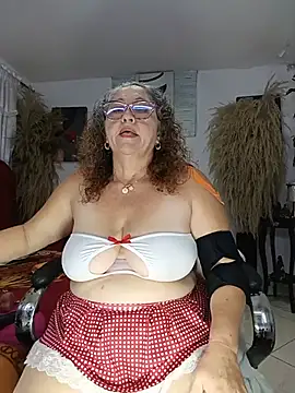 evelin hott online show from May 29, 2026, 1:58 am