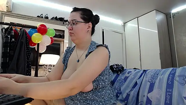 ILoveToFeelU online show from January 15, 2026, 9:40 pm