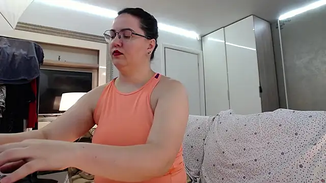 ILoveToFeelU online show from July 20, 2026, 10:34 pm