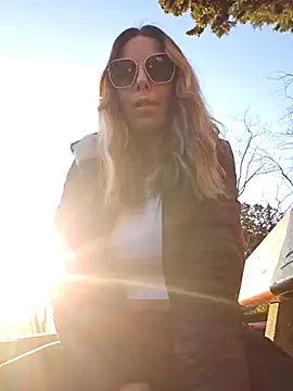 Mia Railey online show from February 27, 2025, 4:21 pm