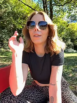 Mia Railey online show from October 28, 2025, 10:30 am