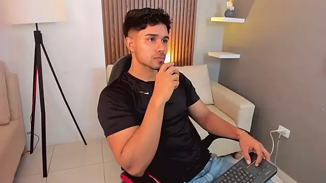 liam collins21 online show from February 18, 2025, 11:44 am