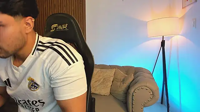 liam collins21 online show from March 4, 2026, 11:38 am