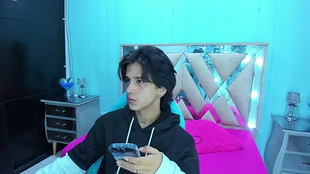 alex 477 online show from February 16, 2026, 11:39 am