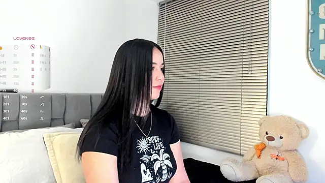 Gigi-bom online show from October 21, 2025, 12:22 am