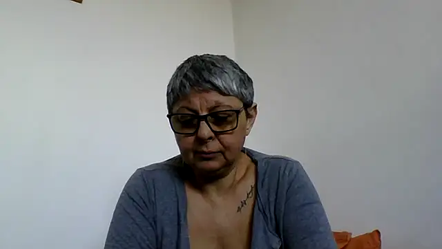 roseblak42 online show from March 6, 2026, 10:34 am