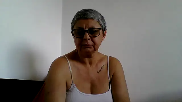 roseblak42 online show from July 24, 2026, 2:26 pm