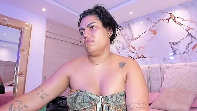 kiana cream online show from December 18, 2025, 11:49 am