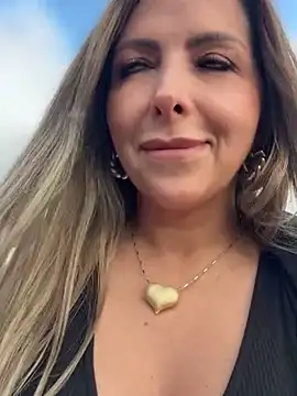  Abril-Office1 online show from February 4, 2026, 12:33 pm