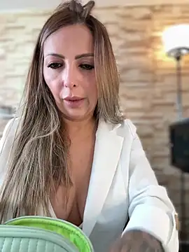  Abril-Office1 online show from April 8, 2026, 3:23 pm