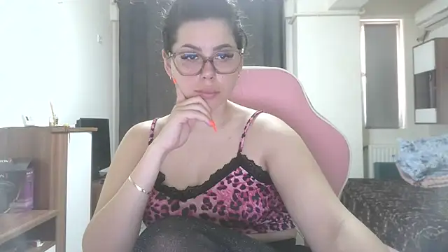Snapshot of LovelyJulliette chatting on June 7, 2026, 11:25 am LovelyJulliette online show from June 7, 2026, 11:25 am
