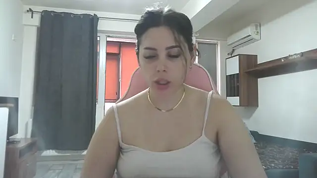 Snapshot of LovelyJulliette chatting on July 3, 2026, 4:02 pm LovelyJulliette online show from July 3, 2026, 4:02 pm