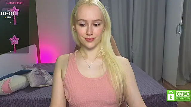 Snapshot of CaseyLabow chatting on November 3, 2025, 2:35 am CaseyLabow online show from November 3, 2025, 2:35 am