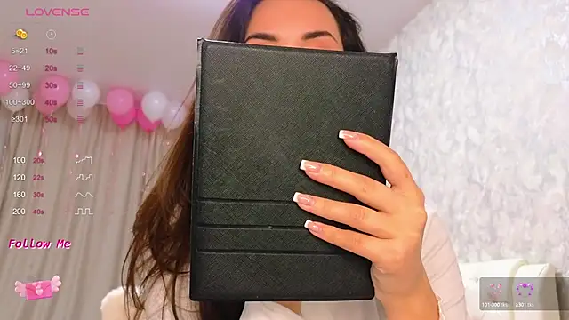 LaraSkinny online show from December 12, 2024, 2:59 am