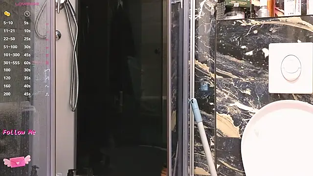 LaraSkinny online show from March 27, 2026, 9:53 am