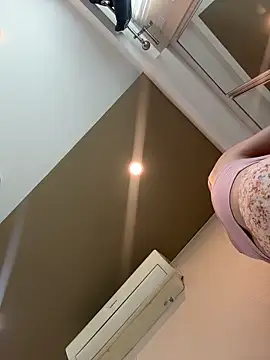 AmmyHot online show from April 14, 2026, 4:07 am