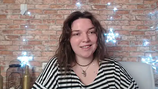 Amelia Kiss  online show from January 20, 2025, 12:57 am