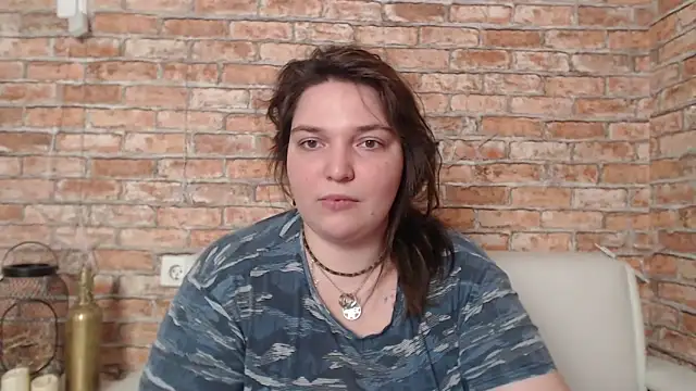 Amelia Kiss  online show from January 24, 2025, 6:57 am