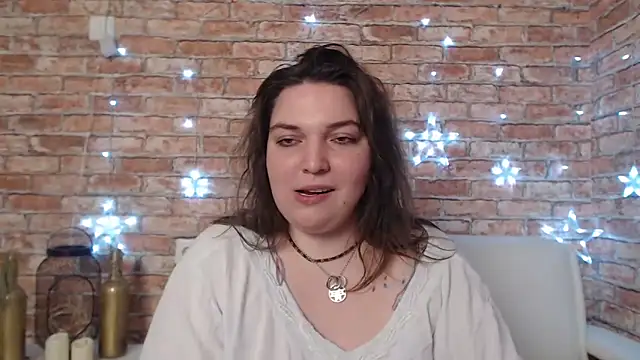 Amelia Kiss  online show from January 30, 2025, 6:56 am