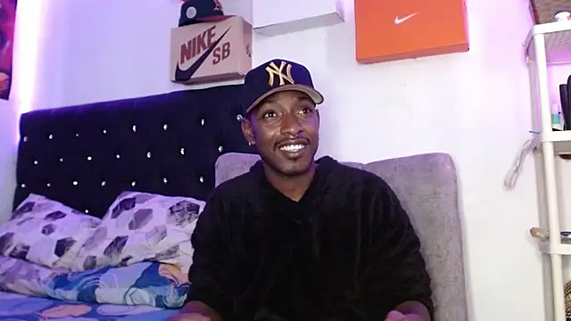 king  Black online show from February 18, 2025, 10:25 pm