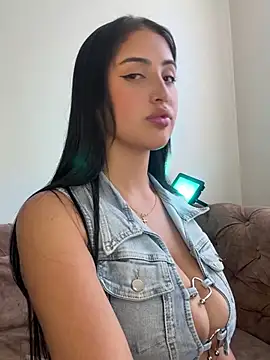 Celeste Tailor  online show from February 12, 2025, 7:35 pm