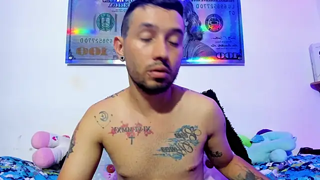 Snapshot of Bad_Couple_1 chatting on December 8, 2024, 10:08 am Bad Couple 1 online show from December 8, 2024, 10:08 am