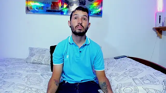 Snapshot of Bad_Couple_1 chatting on December 29, 2024, 5:10 am Bad Couple 1 online show from December 29, 2024, 5:10 am