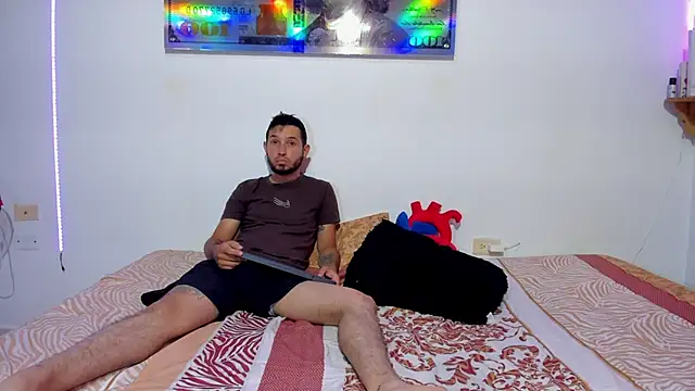 Snapshot of Bad_Couple_1 chatting on January 5, 2025, 7:28 pm Bad Couple 1 online show from January 5, 2025, 7:28 pm