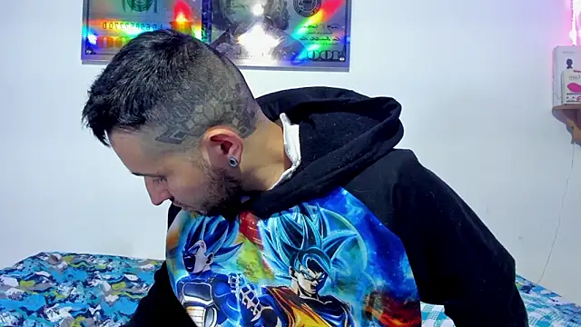 Snapshot of Bad_Couple_1 chatting on January 21, 2025, 2:54 am Bad Couple 1 online show from January 21, 2025, 2:54 am