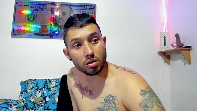 Snapshot of Bad_Couple_1 chatting on January 24, 2025, 8:02 am Bad Couple 1 online show from January 24, 2025, 8:02 am