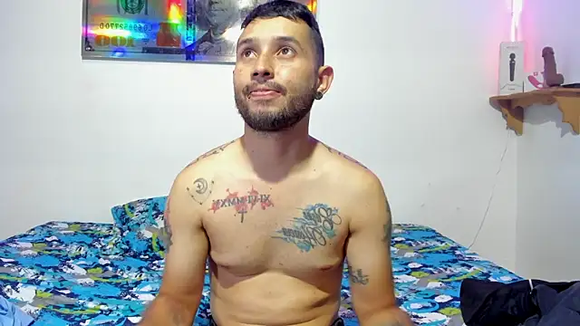 Snapshot of Bad_Couple_1 chatting on January 24, 2025, 11:04 am Bad Couple 1 online show from January 24, 2025, 11:04 am