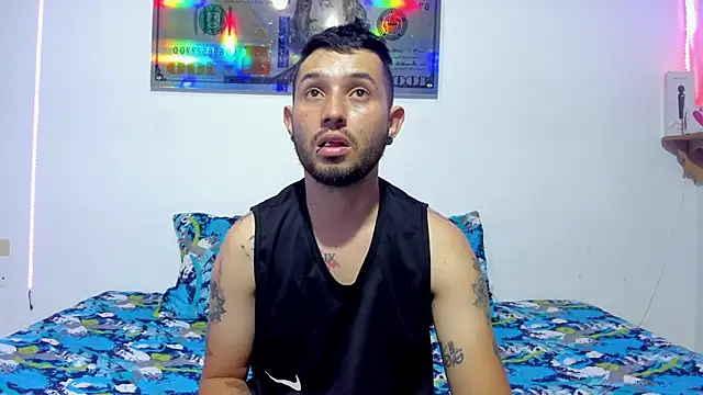 Snapshot of Bad_Couple_1 chatting on January 26, 2025, 2:24 am Bad Couple 1 online show from January 26, 2025, 2:24 am