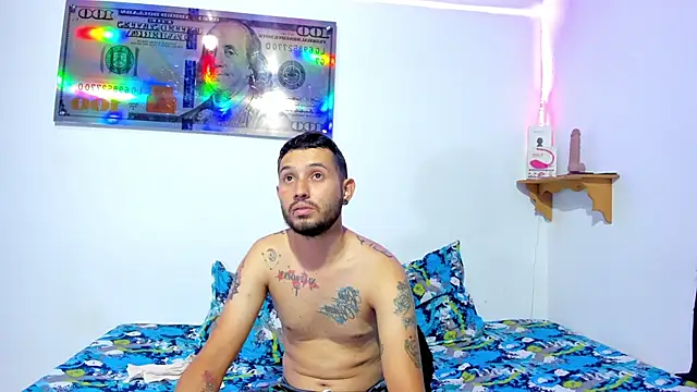 Snapshot of Bad_Couple_1 chatting on January 31, 2025, 6:02 am Bad Couple 1 online show from January 31, 2025, 6:02 am