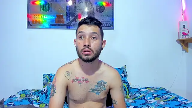 Snapshot of Bad_Couple_1 chatting on February 4, 2025, 9:17 am Bad Couple 1 online show from February 4, 2025, 9:17 am