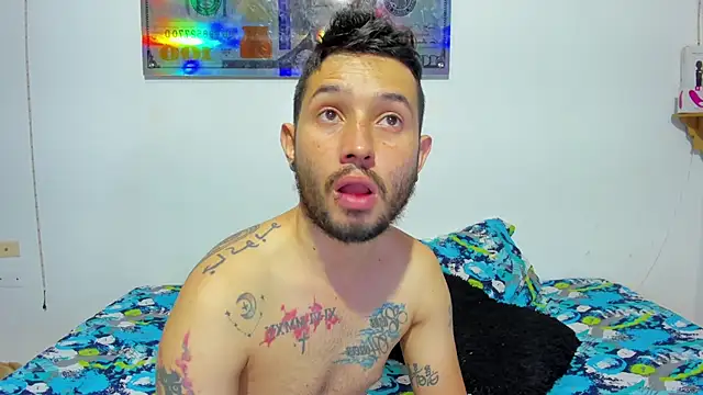 Snapshot of Bad_Couple_1 chatting on February 6, 2025, 10:04 am Bad Couple 1 online show from February 6, 2025, 10:04 am