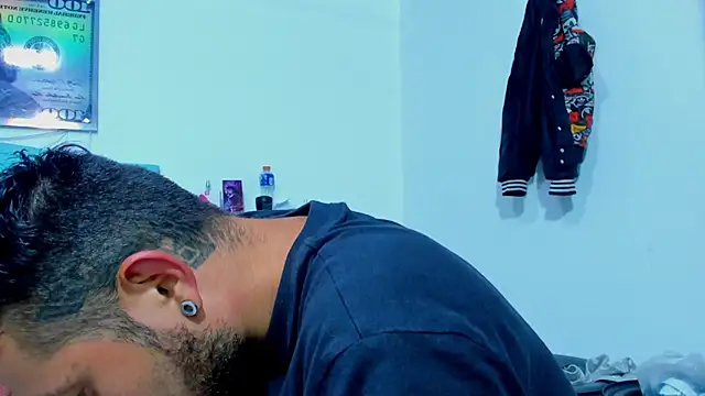 Snapshot of Bad_Couple_1 chatting on October 25, 2025, 1:24 am Bad Couple 1 online show from October 25, 2025, 1:24 am