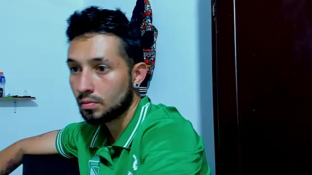 Snapshot of Bad_Couple_1 chatting on October 26, 2025, 6:47 pm Bad Couple 1 online show from October 26, 2025, 6:47 pm