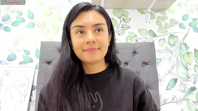 atilanadiaz7 online show from January 11, 2025, 1:53 pm