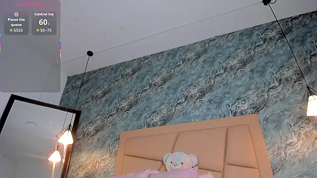 Snapshot of _Hollywood_1 chatting on September 17, 2025, 3:30 am Hollywood 1 online show from September 17, 2025, 3:30 am