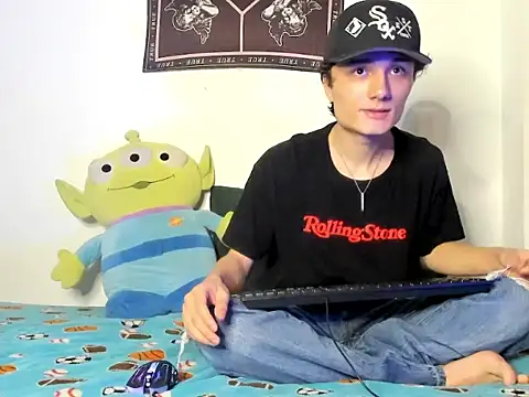 Snapshot of eeaa01 chatting on November 25, 2025, 4:40 pm eeaa01 online show from November 25, 2025, 4:40 pm