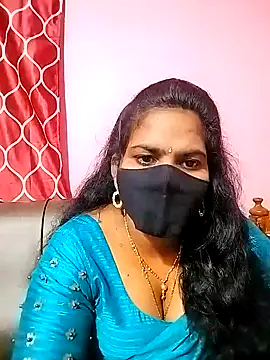 Snapshot of melina214 chatting on December 23, 2024, 4:39 pm melina214 online show from December 23, 2024, 4:39 pm