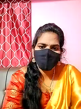 Snapshot of melina214 chatting on January 1, 2025, 5:00 pm melina214 online show from January 1, 2025, 5:00 pm