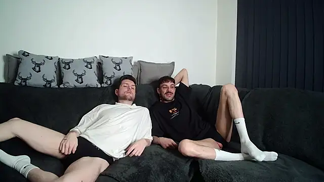 twotwinkhusbandss online show from February 5, 2026, 7:29 pm