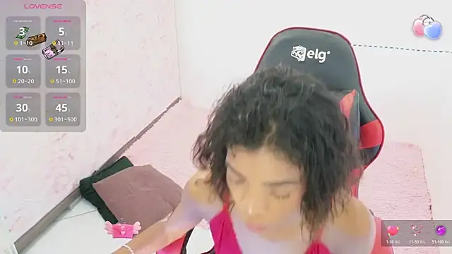 Snapshot of ElisaBoyer chatting on November 17, 2025, 10:43 am ElisaBoyer online show from November 17, 2025, 10:43 am