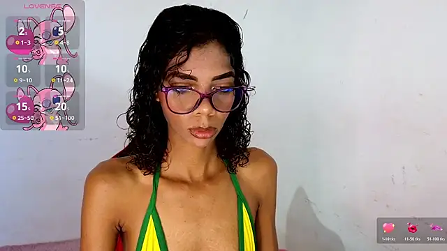 ElisaBoyer online show from June 1, 2026, 11:12 am