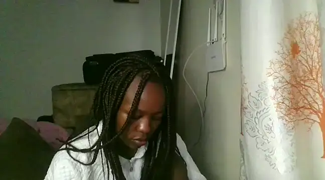 Snapshot of Sonnia_ chatting on December 8, 2024, 3:32 am Sonnia online show from December 8, 2024, 3:32 am