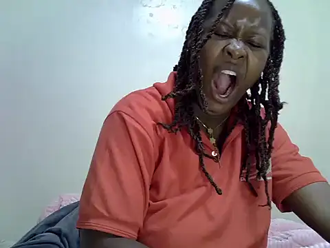 Snapshot of Sonnia_ chatting on May 15, 2026, 4:30 am Sonnia online show from May 15, 2026, 4:30 am