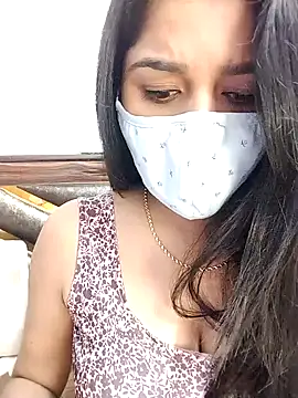 Gloie4u online show from December 16, 2024, 2:05 pm